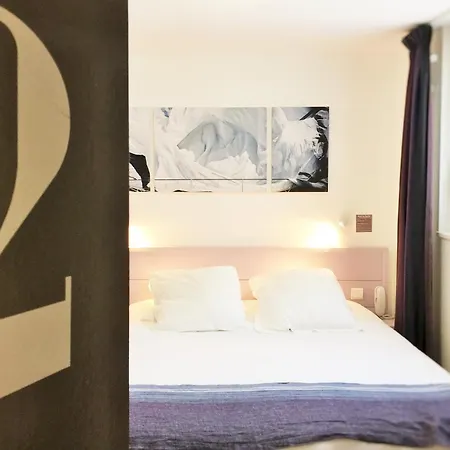 La Marine, Vieux Port Hotel 2*