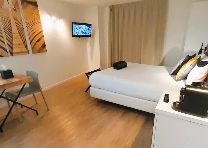 La Marine, Vieux Port