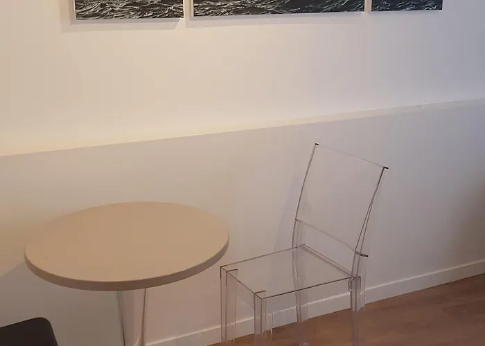 La Marine, Vieux Port 2*