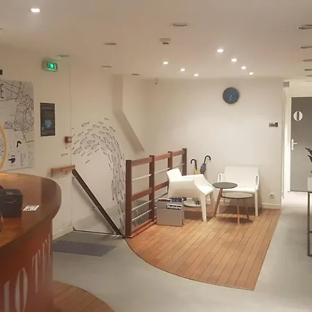 La Marine, Vieux Port Hotel