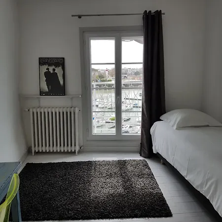 La Marine, Vieux Port Hotel 2*