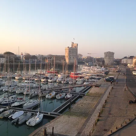 La Marine, Vieux Port 酒店 拉罗歇尔