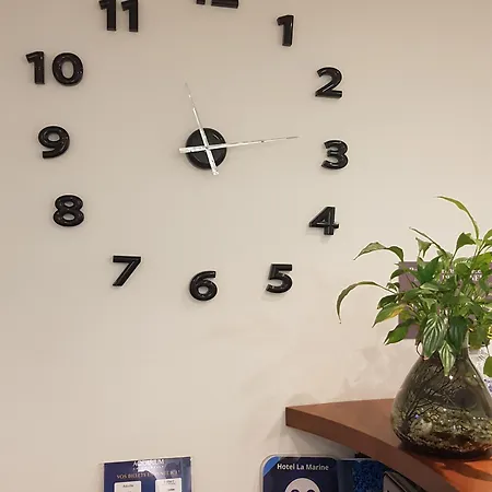 La Marine, Vieux Port Hotel 2*