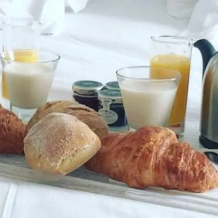 La Marine, Vieux Port Hotel 2*