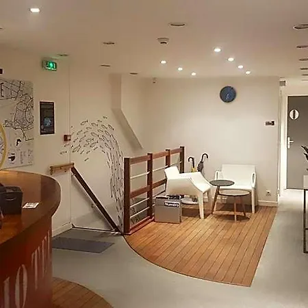 La Marine, Vieux Port Hotel 2*