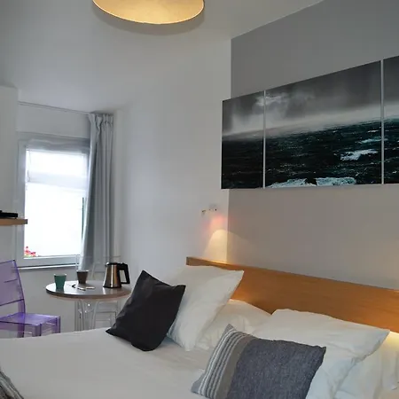 La Marine, Vieux Port 2* ラ・ロシェル