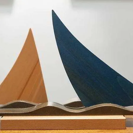 La Marine, Vieux Port 2*