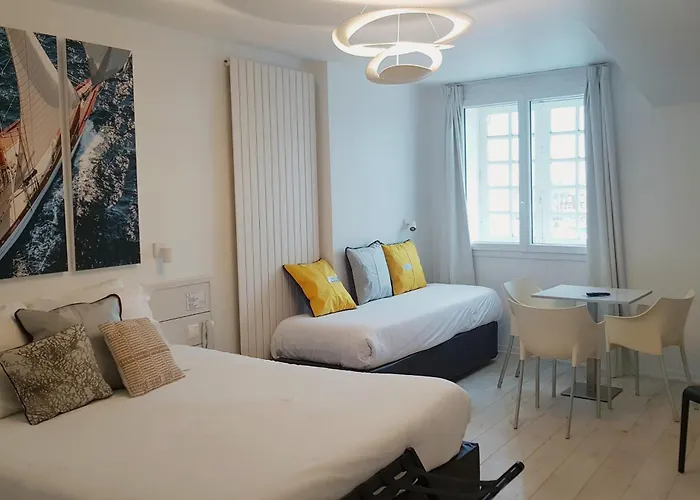 La Marine, Vieux Port