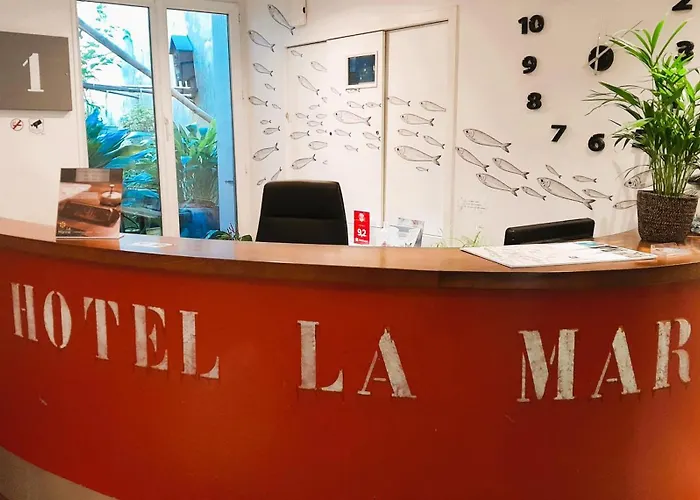 La Marine, Vieux Port 2*