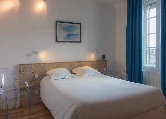 Hotel La Marine, Vieux Port La Rochelle (Charente-Maritime)